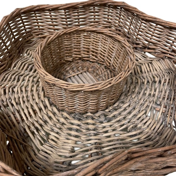 NWT Rattan Star-Shaped Chip and Dip Platter - Picture 10 of 14